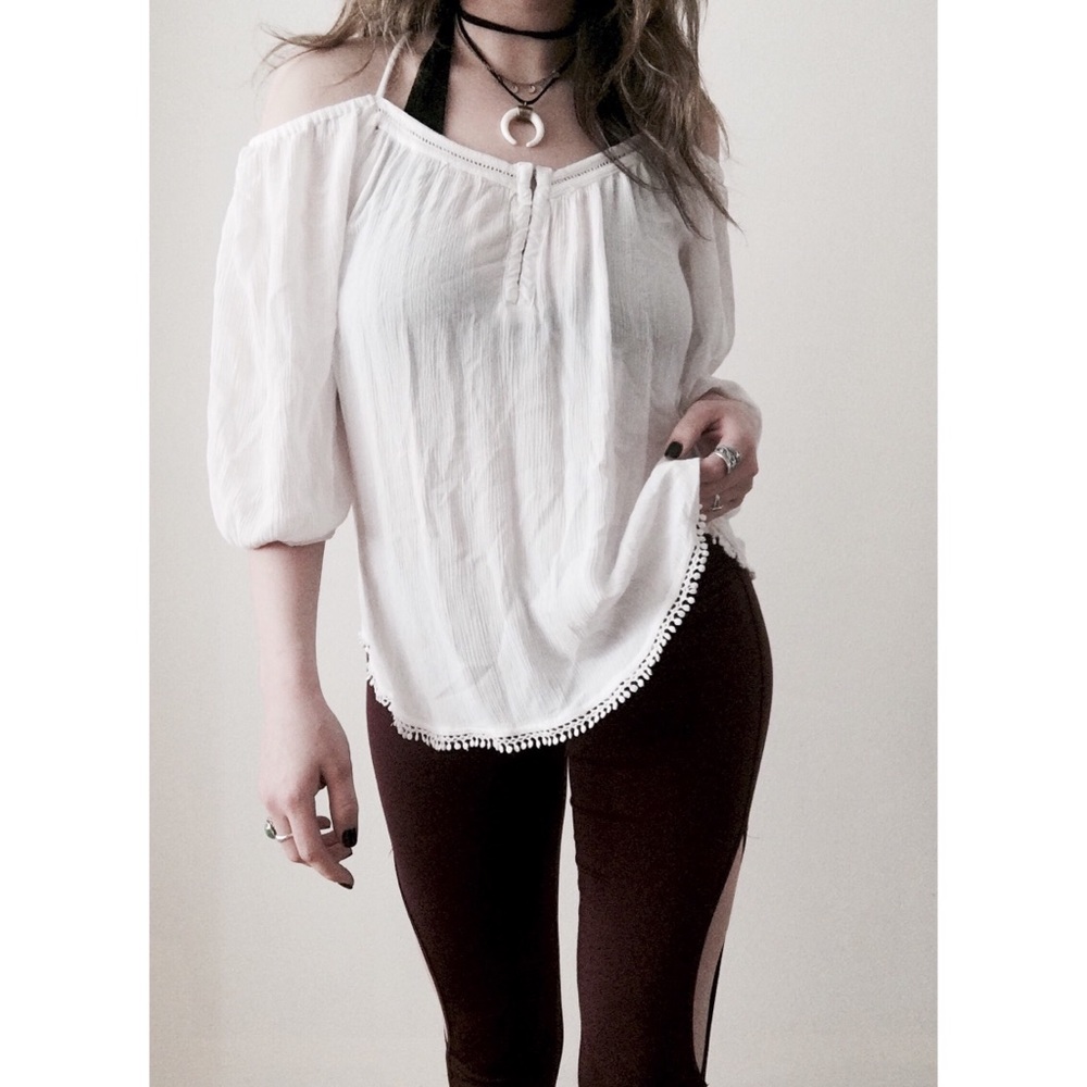 Ecote Cold Shoulder Oversize Peasant Henley Blouse
